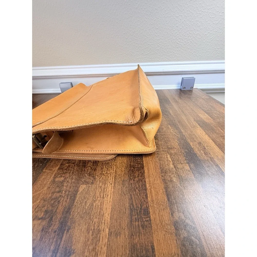 VINTAGE BREE DISTRESSED LEATHER BRIEFCASE/MESSENGER BAG/BACKPACK